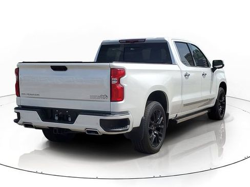 Used 2024 Chevrolet Silverado 1500 High Country w/ Technology Package AWD/4WD image 3
