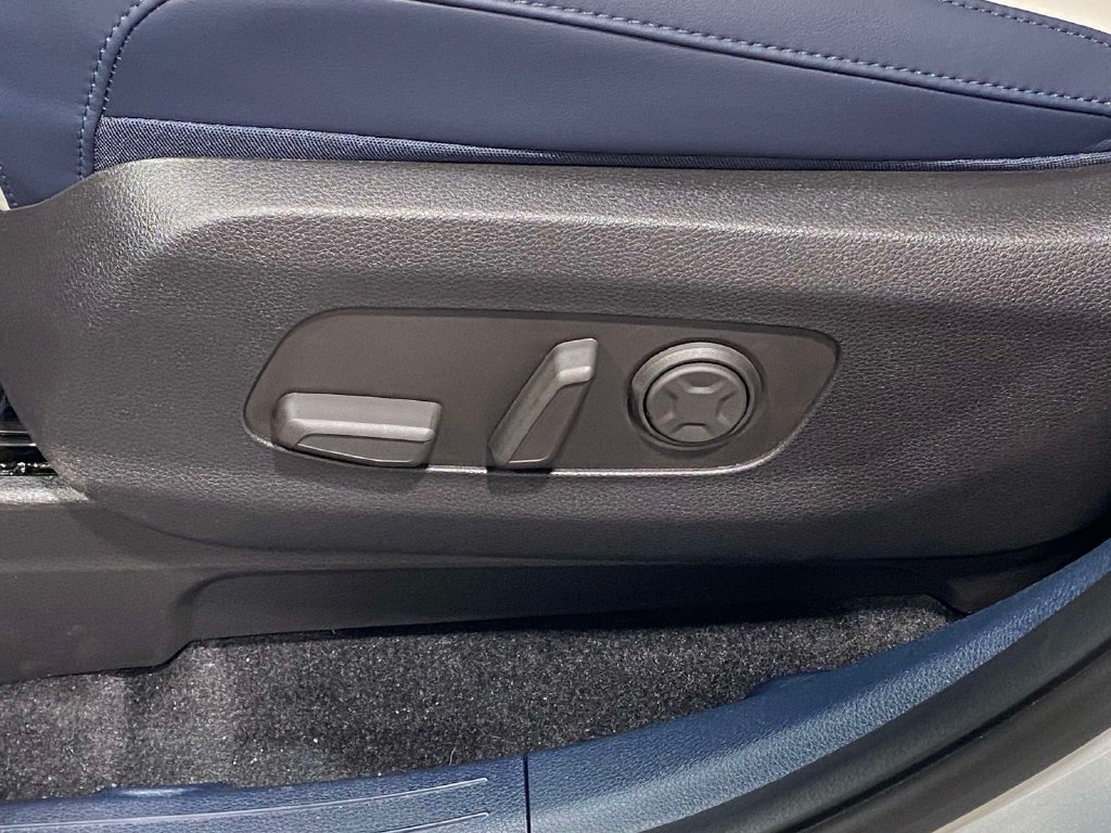 New 2026 Kia Carnival EX FWD image 16