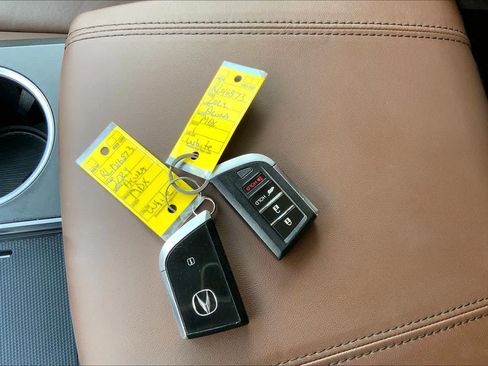 Used 2024 Acura MDX SH-AWD w/ Technology Package image 15