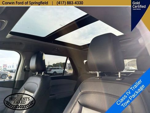 Used 2024 Ford Explorer XLT w/ Equipment Group 202A AWD/4WD image 12