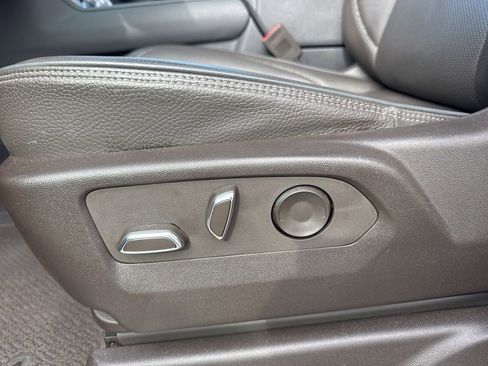 Used 2022 GMC Yukon XL Denali AWD/4WD image 11