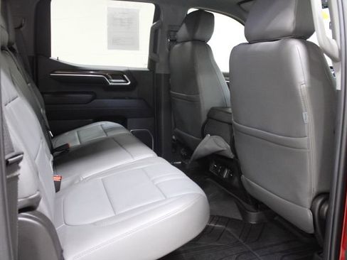 Used 2022 Chevrolet Silverado 1500 LT w/ Convenience Package II image 28