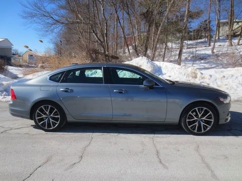 Used 2018 Volvo S90 T5 Momentum image 10