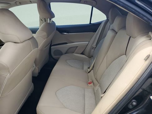 Used 2019 Toyota Camry LE w/ Convenience Package FWD image 10