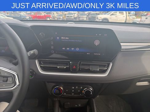 Used 2026 Chevrolet TrailBlazer LT w/ LT Cold Weather Package image 11