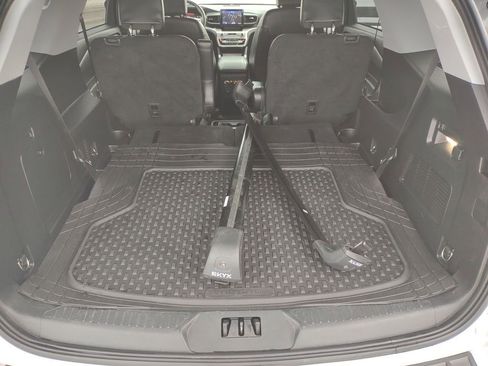 Used 2021 Ford Explorer XLT w/ Equipment Group 202A image 28