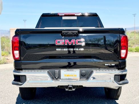 Used 2026 GMC Sierra 1500 SLE w/ Preferred Package image 9