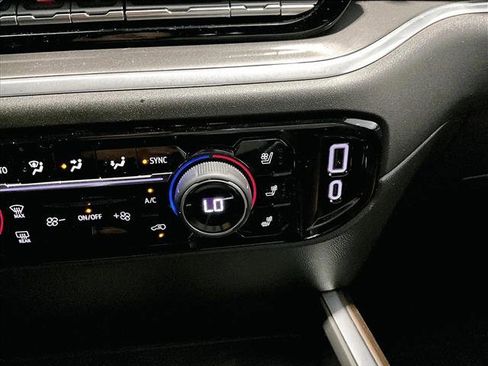 Used 2025 Chevrolet Silverado 1500 High Country w/ Technology Package RWD image 26