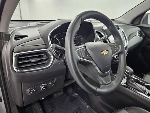 Used 2023 Chevrolet Equinox Premier image 12