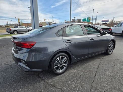 Used 2023 Kia Forte LXS FWD image 7