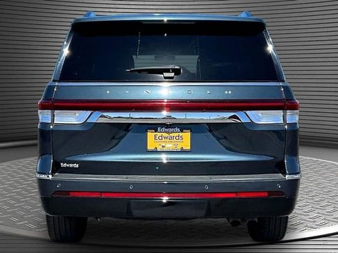 Used 2024 Lincoln Navigator Premiere AWD/4WD image 5