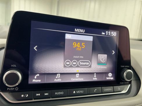 Used 2025 Nissan Rogue SV image 14