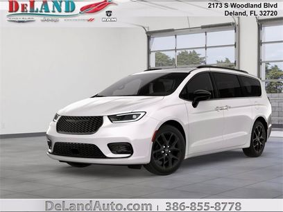 New 2026 Chrysler Pacifica Limited