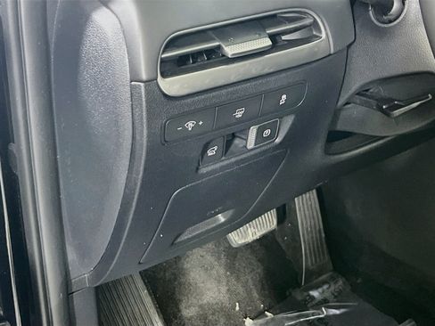 Used 2023 Hyundai Palisade Limited w/ Winter Package image 10