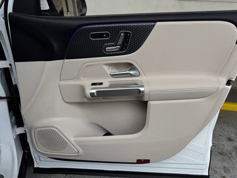 Certified 2025 Mercedes-Benz GLB 250 image 19