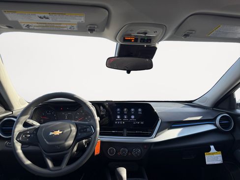 New 2026 Chevrolet Trax LS w/ LS Convenience Package FWD image 10