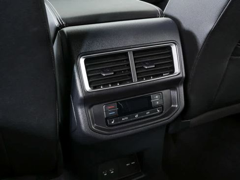 Certified 2025 Volkswagen Atlas SEL Premium R-Line image 21