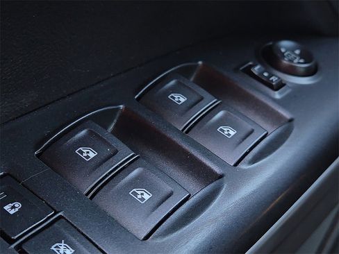 Used 2022 Chevrolet Colorado LT w/ LT Convenience Package image 14