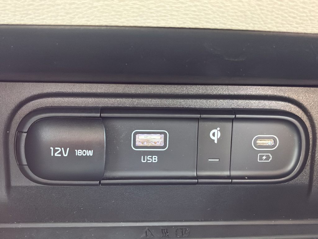 Used 2025 Kia Sportage EX FWD image 36