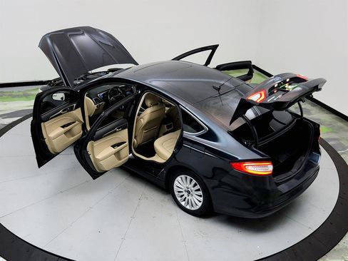 Used 2014 Ford Fusion Energi SE image 40