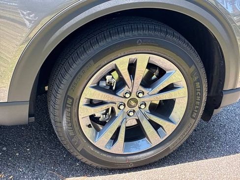 Used 2026 Ford Explorer Active w/ Active Comfort Package AWD/4WD image 16