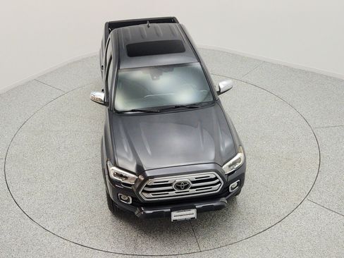 Used 2019 Toyota Tacoma Limited AWD/4WD image 24