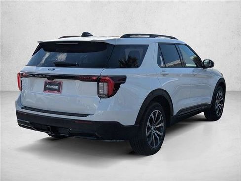 New 2026 Ford Explorer ST-Line image 2