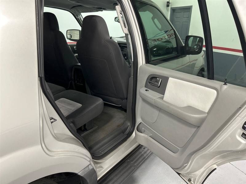 Used 2003 Ford Expedition XLT RWD image 13