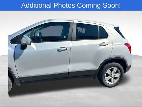 Used 2020 Chevrolet Trax LS w/ Tint and Cruise Package AWD/4WD image 4