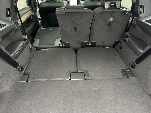 New 2025 Volvo XC90 B6 Core image 14