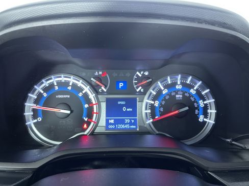 Used 2019 Toyota 4Runner SR5 image 18