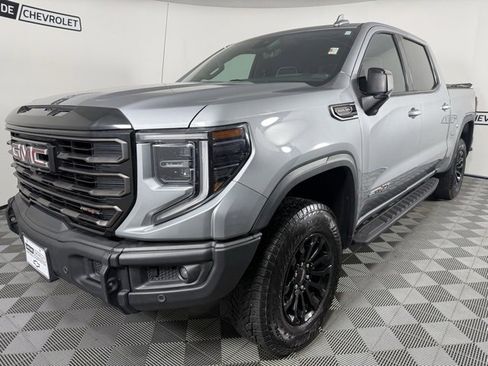 Used 2023 GMC Sierra 1500 AT4X image 2