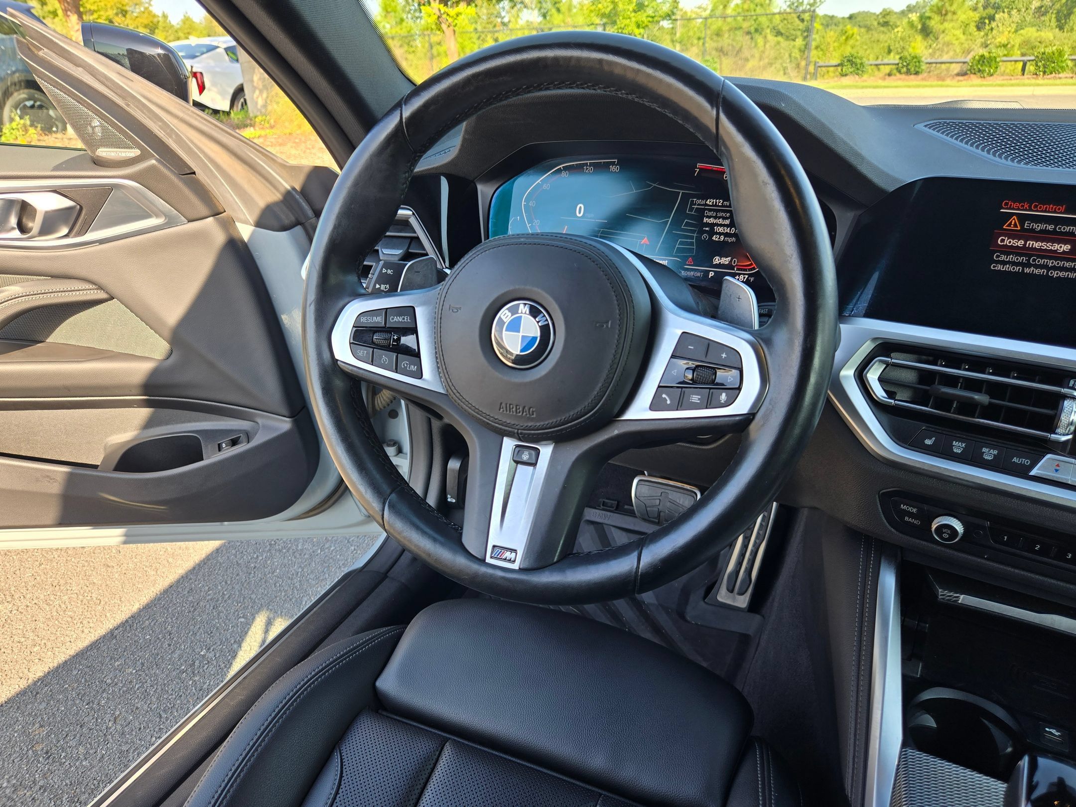 Used 2023 BMW 430i xDrive Coupe w/ M Sport Package AWD/4WD image 9