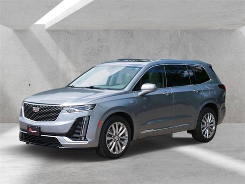 Used 2023 Cadillac XT6 Premium Luxury image 6