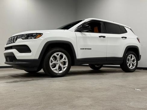 Used 2024 Jeep Compass Sport AWD/4WD image 5