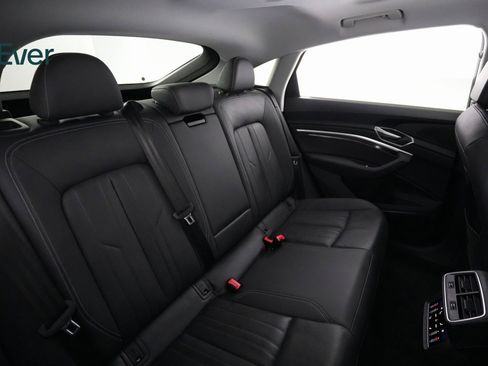 Used 2022 Audi e-tron Premium Plus image 9