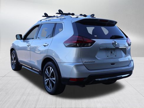 Used 2018 Nissan Rogue SL FWD image 4