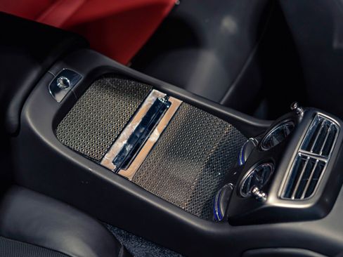 Used 2019 Rolls-Royce Dawn image 29