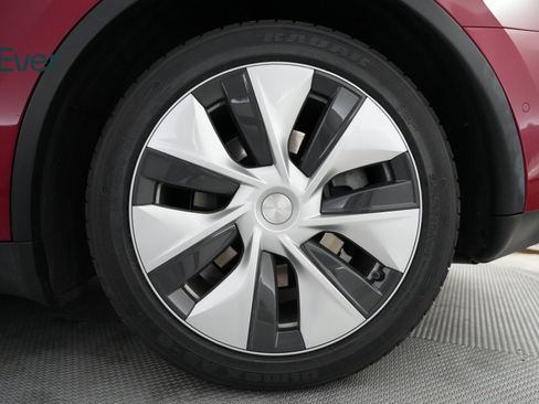 Used 2021 Tesla Model Y Long Range image 19