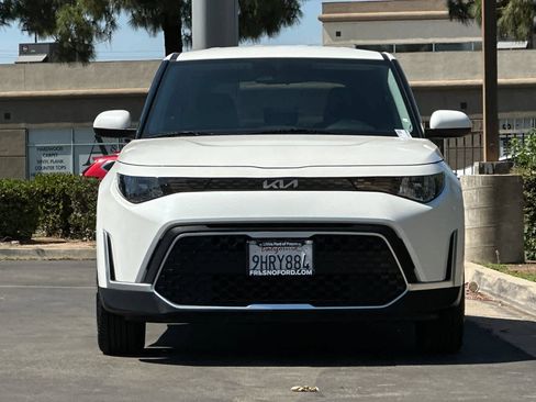 Used 2023 Kia Soul LX w/ LX Technology Package FWD image 11
