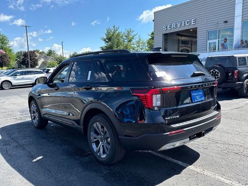 New 2026 Ford Explorer Active w/ Active Comfort Package AWD/4WD image 4