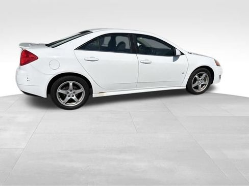 Used 2009 Pontiac G6 Sedan w/ Sport Package 2 FWD image 11