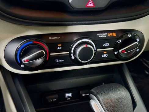Used 2025 Kia Soul LX FWD image 15