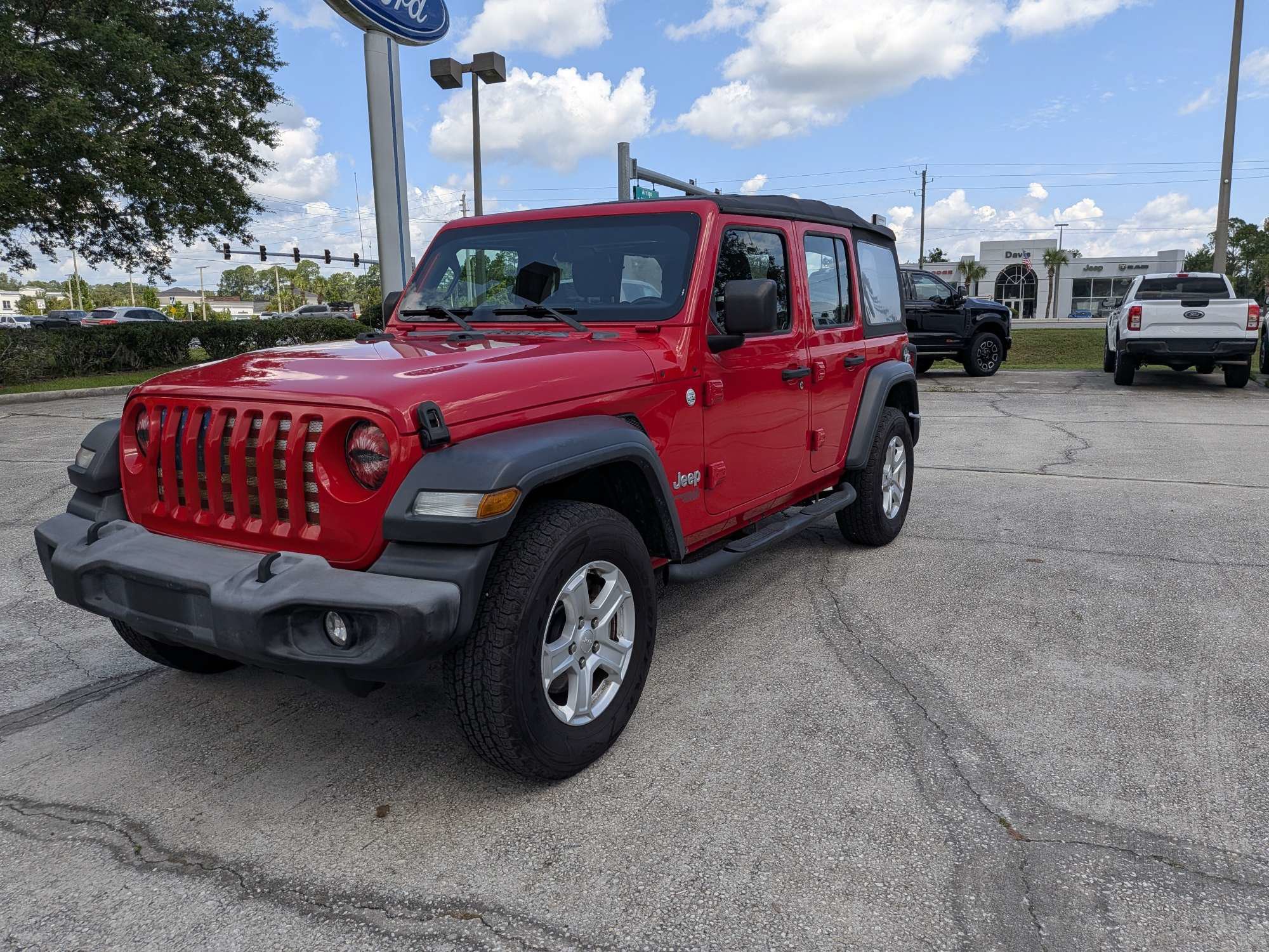 Used 2018 Jeep Wrangler Unlimited Sport AWD/4WD image 8