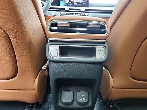 Used 2025 Genesis GV80 3.5T Advanced AWD/4WD image 32
