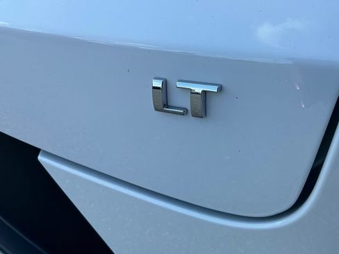 Used 2025 Chevrolet TrailBlazer LT AWD/4WD image 17