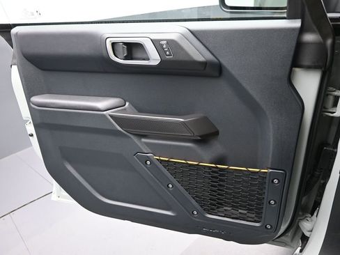 Used 2024 Ford Bronco Badlands image 12