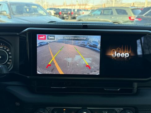 Used 2024 Jeep Wrangler Unlimited Rubicon w/ Technology Group image 24