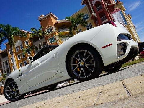 Used 2014 Ferrari California RWD image 38