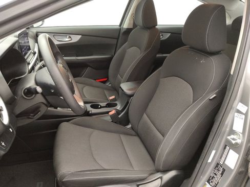 Used 2022 Kia Forte LXS FWD image 17